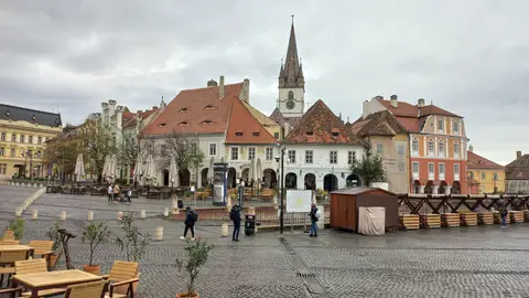 Sibiu, conocida como La ciudad de los ojos. Sibiu, conocida como La ciudad de los ojos.