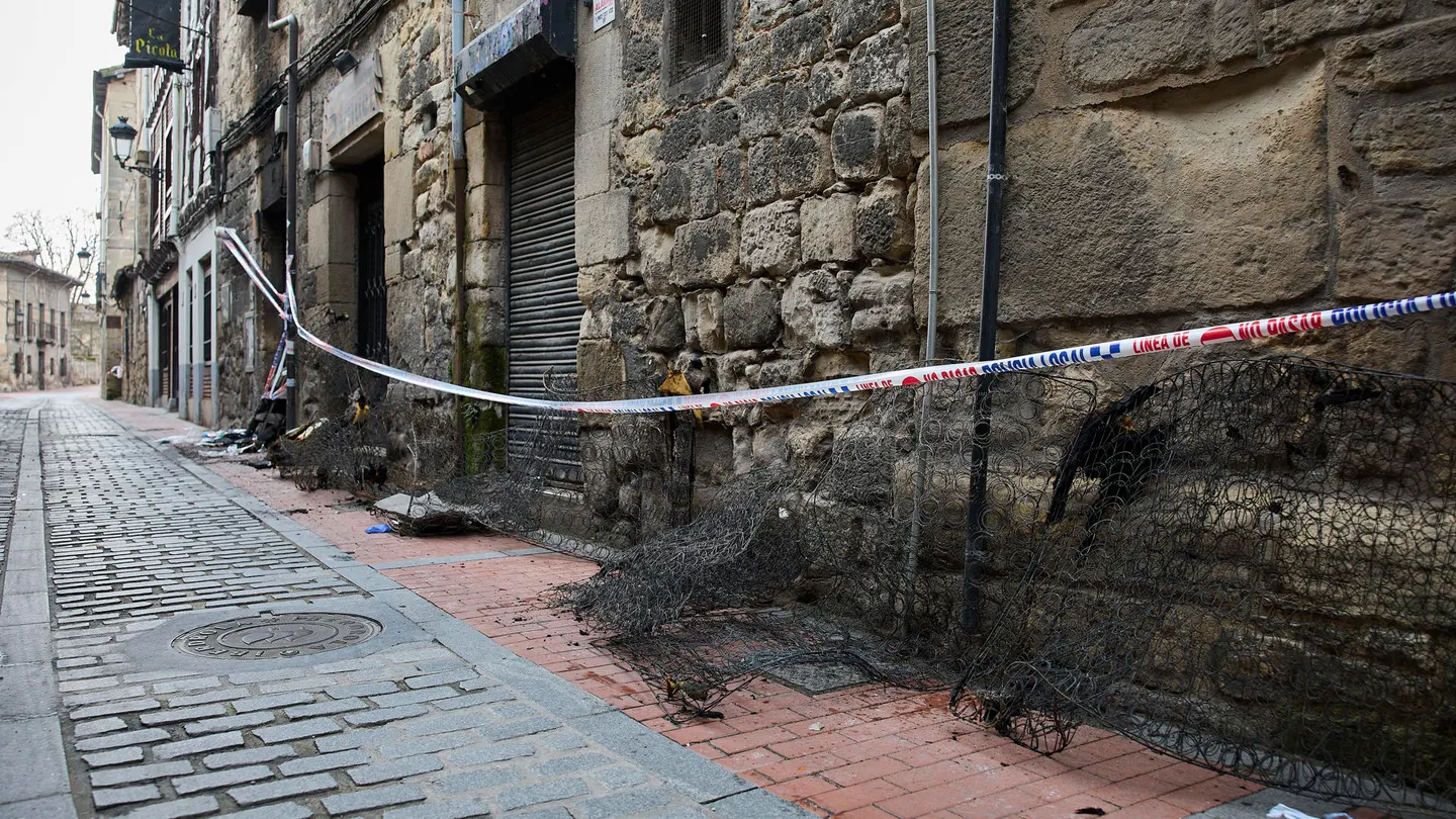 Tres muertos y cuatro heridos en el incendio de un edificio en Miranda de Ebro (Burgos) Tres muertos y cuatro heridos en el incendio de un edificio en Miranda de Ebro (Burgos)