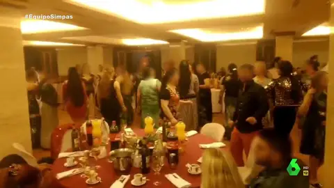 Así fue el simpa grupal más multitudinario de España: un bautizo con 200 invitados y 4.000 euros "solo en bebidas" Así fue el simpa grupal más multitudinario de España: un bautizo con 200 invitados y 4.000 euros "solo en bebidas"