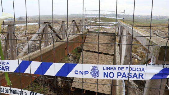 Imagen de archivo. Pasarelas de la senda costera de El Bocal en Santander