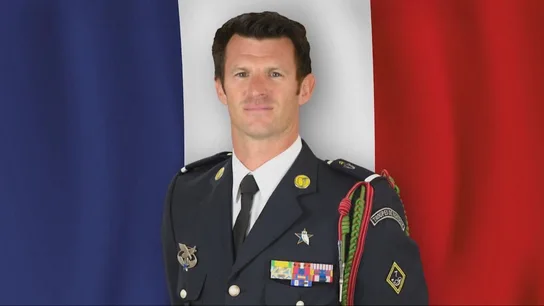 Arnaud Frion, suboficial mayor del Ejército francés, y el primer soldado europeo fallecido en la guerra de Oriente Próximo. Arnaud Frion, suboficial mayor del Ejército francés, y el primer soldado europeo fallecido en la guerra de Oriente Próximo.