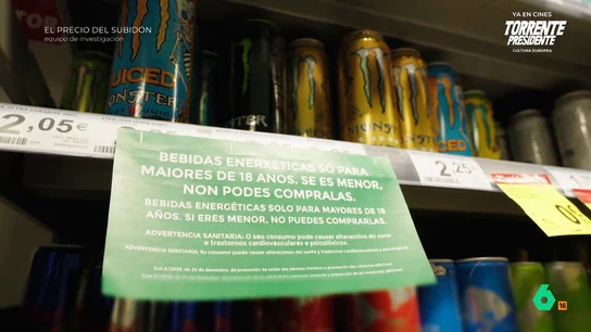La ley de Galicia que prohíbe las bebidas energéticas a menores: sanciones de 600.000 euros y el 'coladero' por el que saltársela Equipo de Investigación visita varios establecimientos de Galicia donde ya afecta la ley que prohíbe las bebidas energéticas a menores para conocer las medidas que han tomado, desde un supermercado hasta las máquinas expendedoras donde todavía se venden.