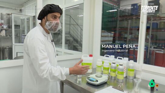 Manuel Pe&ntilde;a, ingeniero industrial, muestra en este v&iacute;deo c&oacute;mo preparan en su empresa un aroma de mojito que podr&iacute;a convertirse en sabor de una bebida energ&eacute;tica y explica que cada vez reciben m&aacute;s peticiones de aromas nuevos.