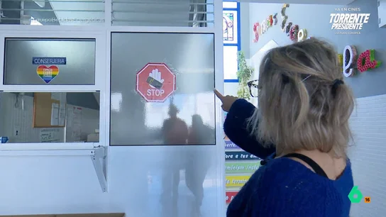 El instituto de Cádiz que ha prohibido las bebidas energéticas: "Los alumnos estaban más nerviosos y les costaba concentrarse" Josefi Ponce, profesora de Física y Química de este instituto de San José del Valle, explica cómo las bebidas energéticas afectan al rendimiento escolar de los estudiantes: "Llegan muy cansados y no les interesa nada lo que podemos contarles".