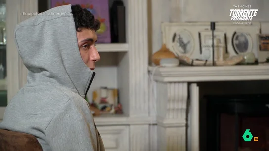 "No siento nada, me he acostumbrado": así vive un joven de 15 años que lleva tres consumiendo cuatro bebidas energéticas al día Un joven de 15 años, que lleva desde los 12 tomando bebidas energéticas, explica a Equipo de Investigación cómo es su día a día en el que consume hasta cuatro latas. No se ha planteado dejar de hacerlo, pues afirma que es algo habitual entre sus amigos.