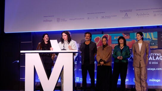  La presidenta del jurado del Festival de M&aacute;laga, la cineasta Jaione Camborda, anuncia la Biznaga de Oro al mejor largometraje espa&ntilde;ol para 'Yo no morir&eacute; de amor'
