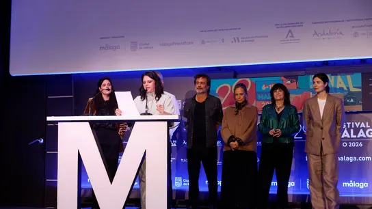 La presidenta del jurado del Festival de Málaga, la cineasta Jaione Camborda, anuncia la Biznaga de Oro al mejor largometraje español para 'Yo no moriré de amor' La presidenta del jurado del Festival de Málaga, la cineasta Jaione Camborda, anuncia la Biznaga de Oro al mejor largometraje español para 'Yo no moriré de amor'