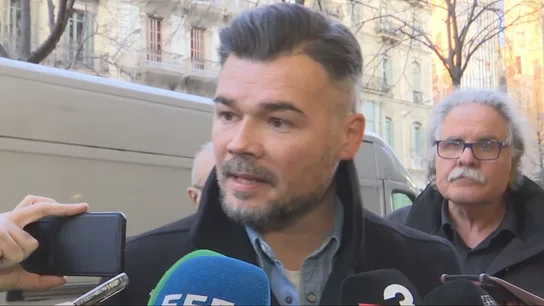 Gabriel Rufián atiende a los medios Gabriel Rufián atiende a los medios