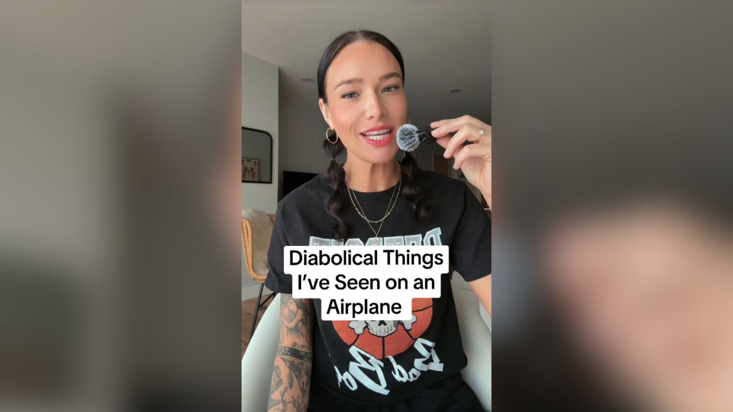 La azafata Charity Moore en TikTok