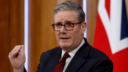 El primer ministro brit&aacute;nico, Keir Starmer, habla con los medios de comunicaci&oacute;n sobre la situaci&oacute;n en Oriente Medio