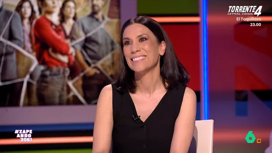 Itziar Miranda presenta en Zapeando la segunda temporada de 'Entre tierras': "Se hablan de cosas muy importantes" Ya está disponible en Atresplayer la segunda temporada de esta serie, que cuenta con un gran elenco de actores como Megan Montaner, Rodolfo Sancho, Silvia Abascal o Ginés García Millán, entre otros.