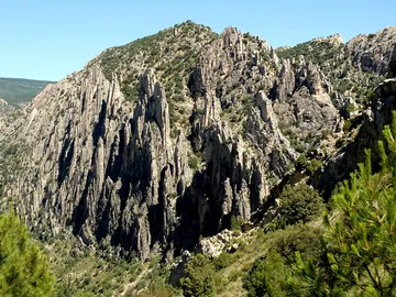 Monumento Natural de los Órganos de Montoro Monumento Natural de los Órganos de Montoro