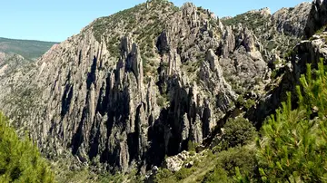 Monumento Natural de los Órganos de Montoro Monumento Natural de los Órganos de Montoro