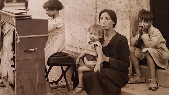 Familia en la posguerra Familia en la posguerra