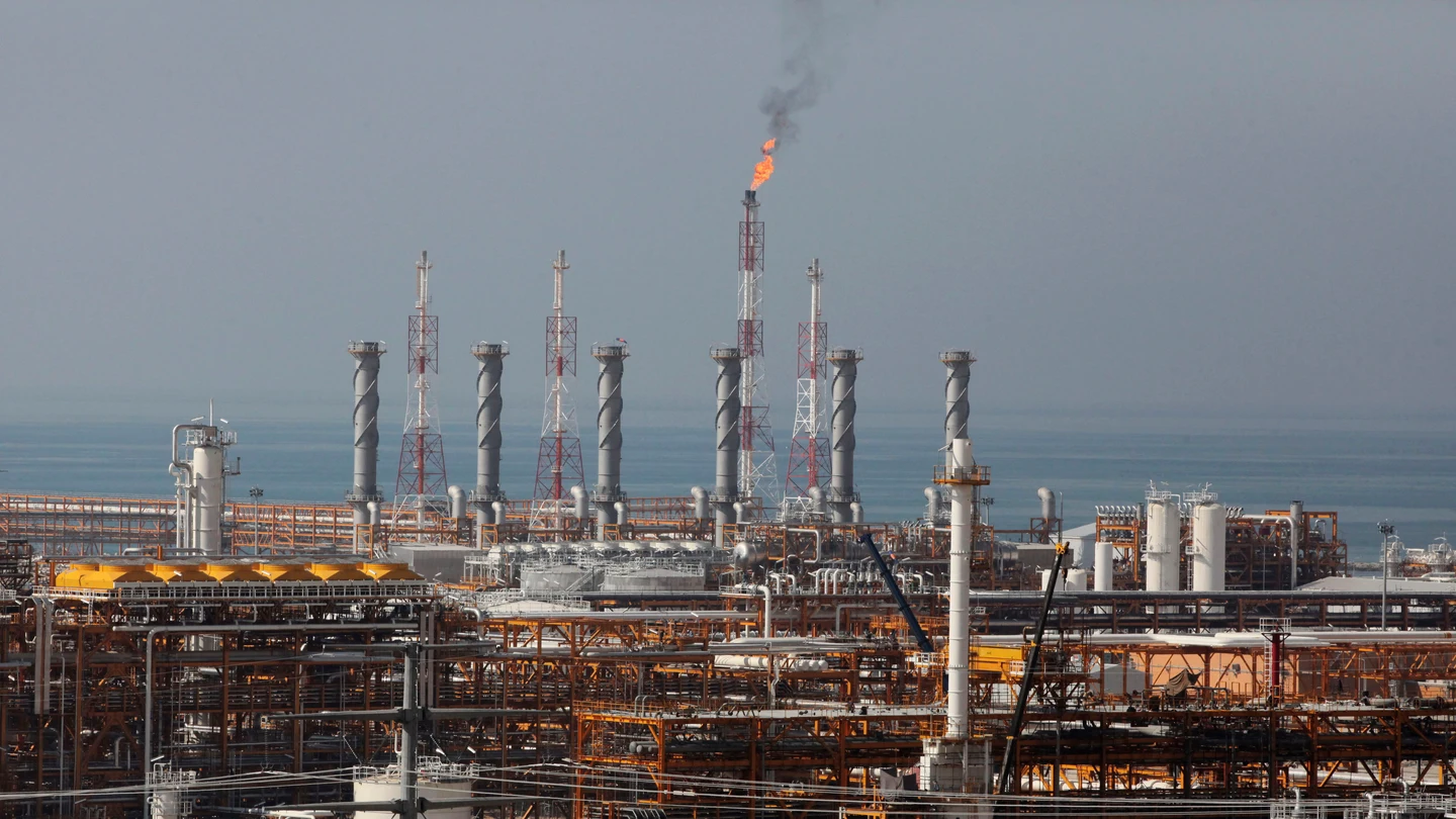 Una refinería de gas en el yacimiento de gas de South Pars, en la costa norte del Golfo Pérsico, en Asalouyeh, Irán Una refinería de gas en el yacimiento de gas de South Pars, en la costa norte del Golfo Pérsico, en Asalouyeh, Irán