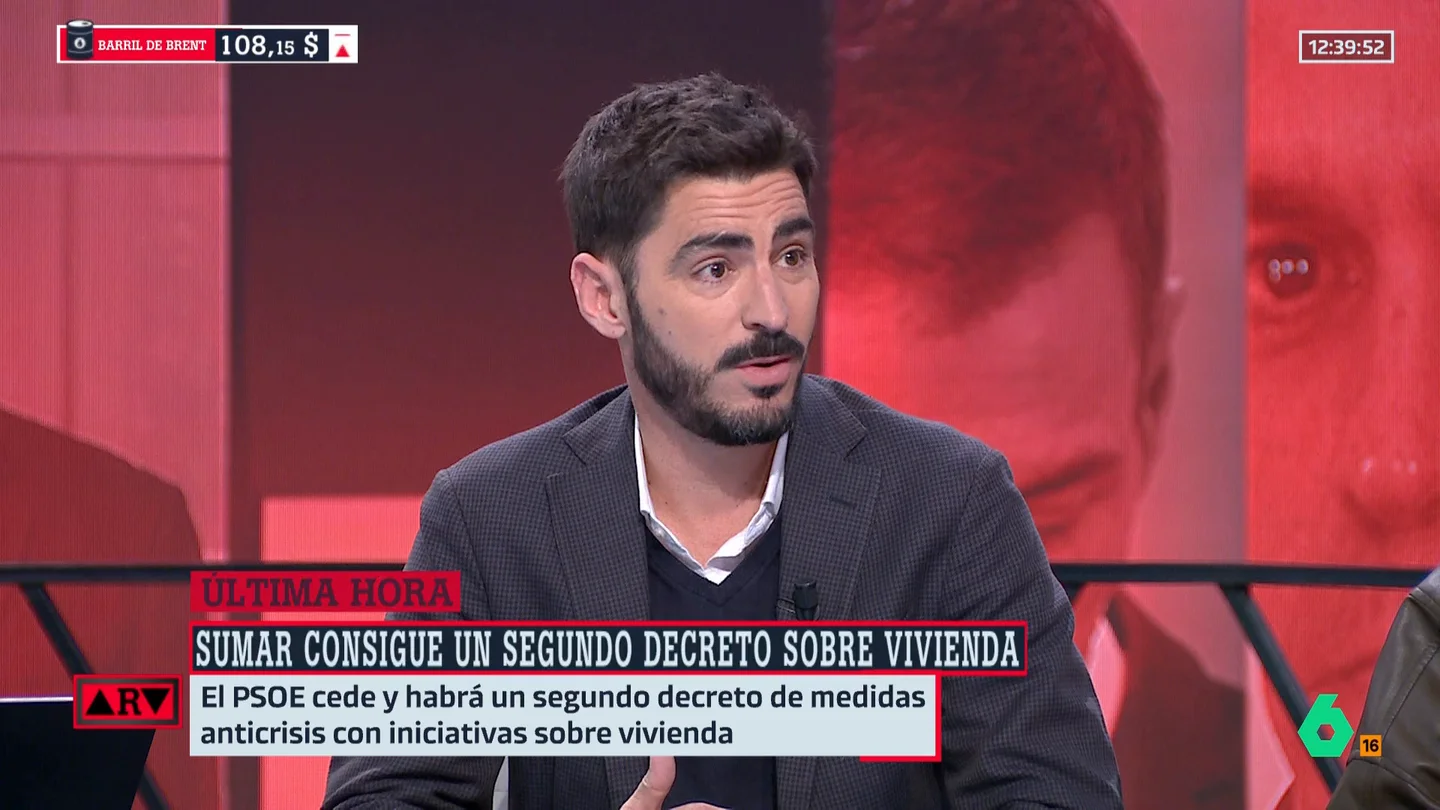 Juanma Lamet reacciona al acuerdo entre Sumar y PSOE para dividir el decreto anticrisis en dos: "Una buena solución salomónica" Juanma Lamet reacciona al acuerdo entre Sumar y PSOE para dividir el decreto anticrisis en dos: "Una buena solución salomónica"