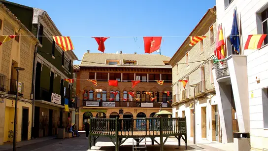La plaza de España de Zuera, en Zaragoza La plaza de España de Zuera, en Zaragoza