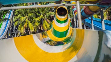 Monta&ntilde;a rusa acu&aacute;tica