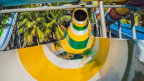 Montaña rusa acuática Montaña rusa acuática