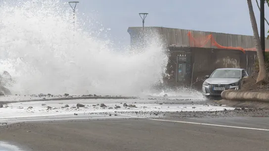 Fuerte oleaje en Canarias por Therese Fuerte oleaje en Canarias por Therese