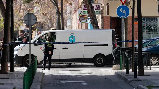 Un hombre mata a tiros a su expareja en plena calle en Zaragoza y luego se suicida Un hombre mata a tiros a su expareja en plena calle en Zaragoza y luego se suicida