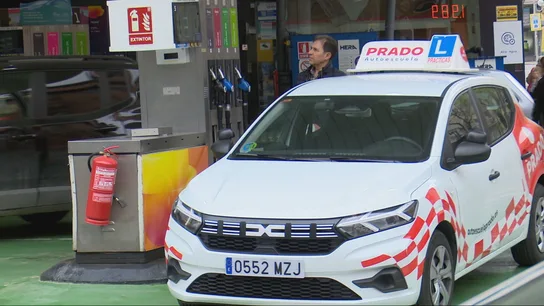 Los efectos de la subida de los carburantes por la guerra de Irán se notan en el bolsillo español: "Es otro clavo para el ataúd" Los efectos de la subida de los carburantes por la guerra de Irán se notan en el bolsillo español: "Es otro clavo para el ataúd"