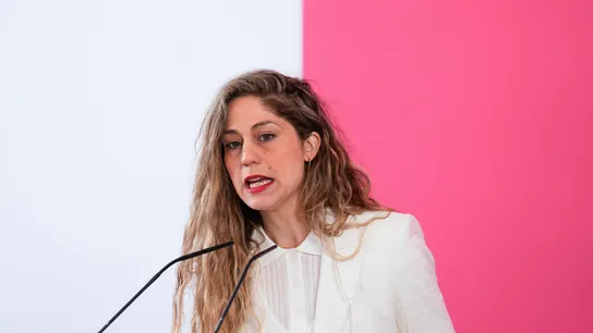 Lara Hernández dimite de sus cargos en Sumar justo después de archivarse el expediente de acoso laboral contra ella La coordinadora de Sumar, Lara Hernández.