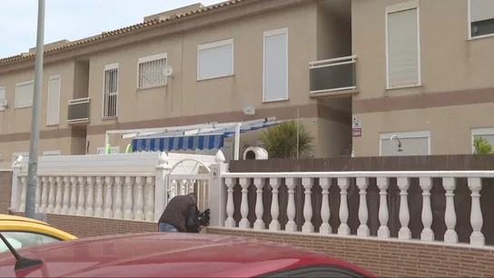 Investigan como violencia vicaria el asesinato de una niña de tres años ahorcada en Torrevieja Investigan como violencia vicaria el asesinato de una niña de tres años ahorcada en Torrevieja