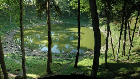 Cráter y lago de Kaali