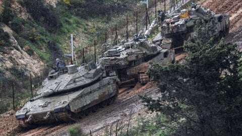 Soldados israel&iacute;es en la frontera con L&iacute;bano.