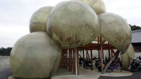 Terminal portuaria de Honmura, en Naoshima