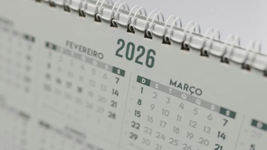 Un calendario de 2026, en portugu&eacute;s