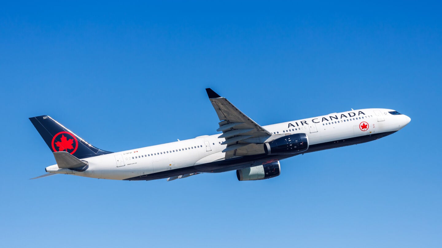 Avi&oacute;n de Air Canad&aacute;