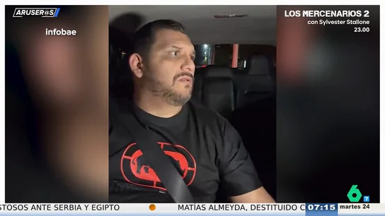 Le pide al conductor de Uber que haga el paripé porque su novio le pidió el viaje, pero ella se va con "un amigo": "Él no se puede enterar" Le pide al conductor de Uber que haga el paripé porque su novio le pidió el viaje, pero ella se va con "un amigo": "Él no se puede enterar"