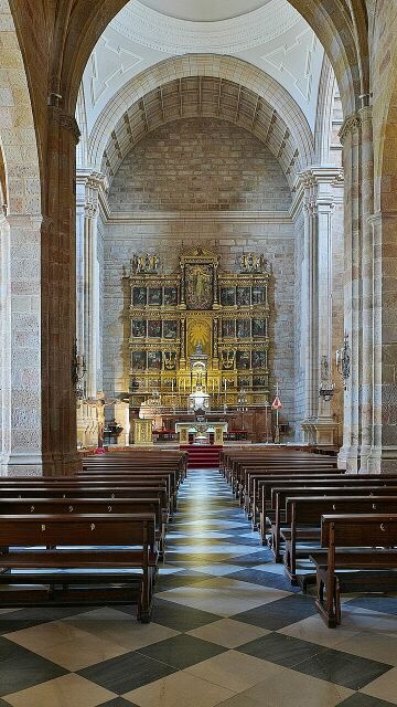 Basílica de Santa María la Mayor de Linares