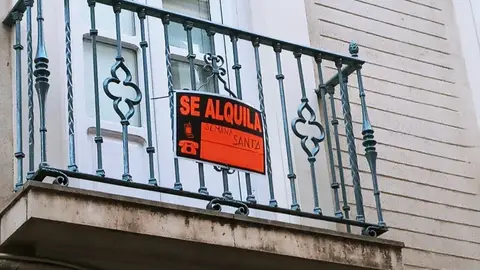 Un balcón puesto en alquiler para la Semana Santa de Sevilla Un balcón puesto en alquiler para la Semana Santa de Sevilla