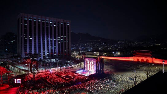El concierto gratuito de BTS en la plaza Gwanghwamun, de Se&uacute;l (Corea del Sur)