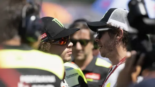 Valentino Rossi, el mayor aliado del actual enemigo de Marc Márquez Valentino Rossi, el mayor aliado del actual enemigo de Marc Márquez