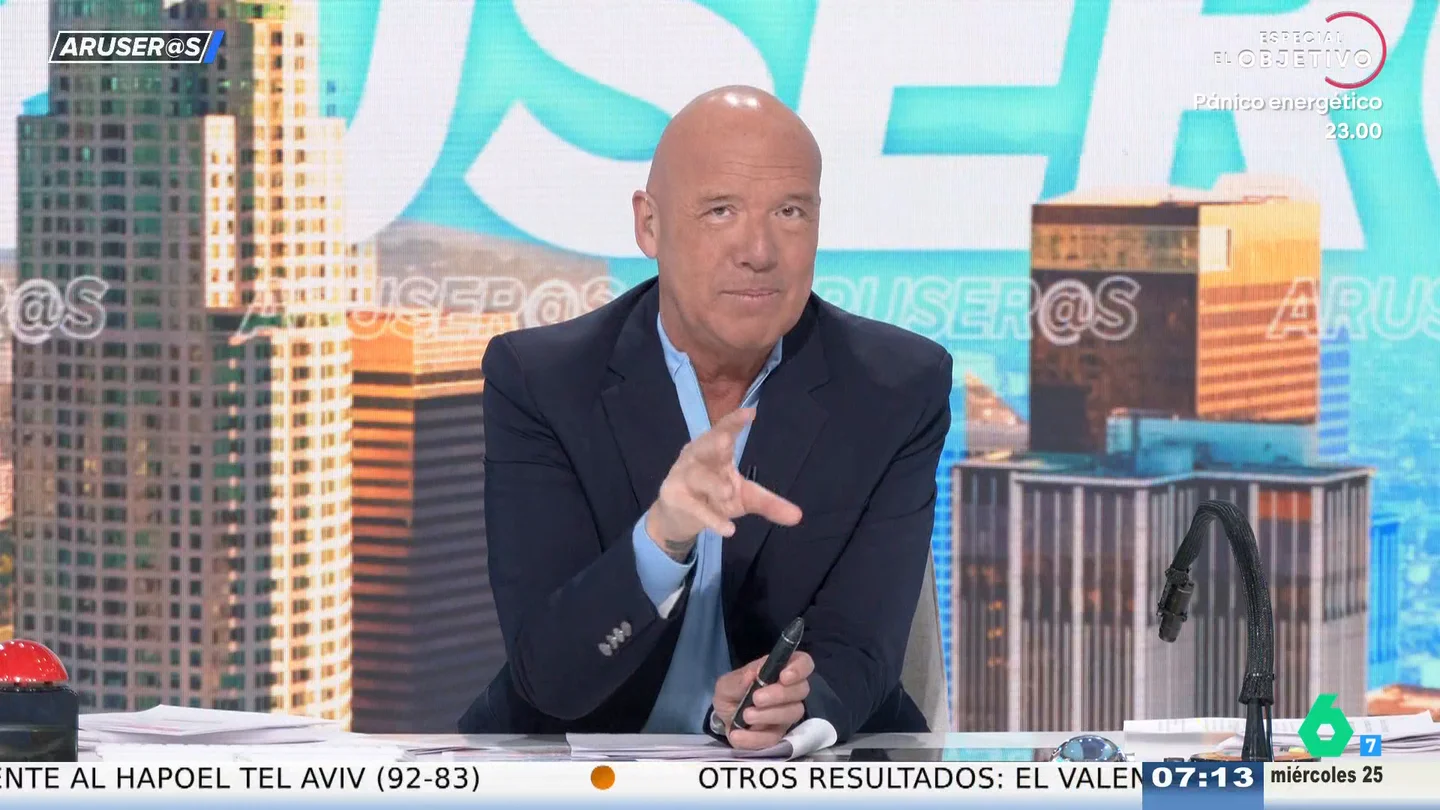 Alfonso Arús desvela el secreto que lleva años escondiendo a su familia: "Tengo uno escondido que solo yo sé dónde está" Alfonso Arús desvela el secreto que lleva años escondiendo a su familia: "Tengo uno escondido que solo yo sé dónde está"