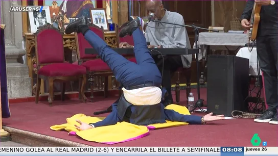 Ortega Cano explica su 'performance' en plena iglesia: "Flexioné piernas y brazos porque tengo mucha flexibilidad" Ortega Cano explica su 'performance' en plena iglesia: "Flexioné piernas y brazos porque tengo mucha flexibilidad"