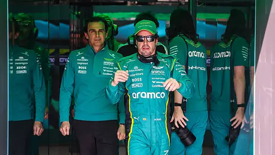 Fernando Alonso explica el motivo de su viaje a Japón pese a ser padre: "Ojalá acabar la carrera" Fernando Alonso explica el motivo de su viaje a Japón pese a ser padre: "Ojalá acabar la carrera"