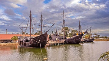 Las r&eacute;plicas de las 2 carabelas y la nao en Palos de la Frontera