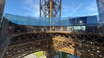 Pasarela de la Torre Eiffel de París Pasarela de la Torre Eiffel de París