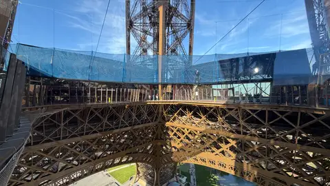 Pasarela de la Torre Eiffel de París Pasarela de la Torre Eiffel de París