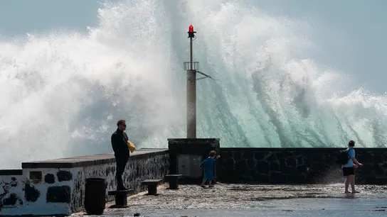 Imagen de archivo. Olas en la playa de La Garita, en la localidad costera de Arrieta, al norte de Lanzarote. Imagen de archivo. Olas en la playa de La Garita, en la localidad costera de Arrieta, al norte de Lanzarote.