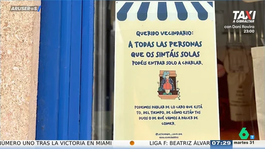 "Si te sientes solo, entra a charlar": el cartel solidario de una tienda de Cádiz que abre sus puertas al corazón de la gente "Si te sientes solo, entra a charlar": el cartel solidario de una tienda de Cádiz que abre sus puertas al corazón de la gente