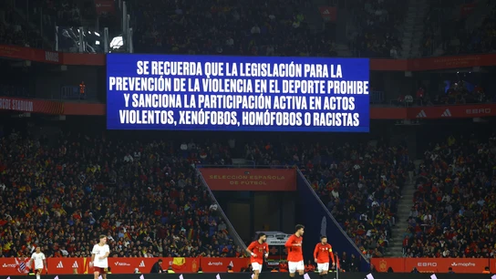 Mensaje en los videomarcadores de Cornellà tras los cánticos islamófobos escuchados durante el España-Egipto Mensaje en los videomarcadores de Cornellà tras los cánticos islamófobos escuchados durante el España-Egipto