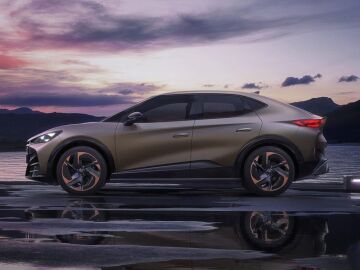 &iquest;De premium a popular? El Cupra Tavascan se democratiza con esta nueva versi&oacute;n de acceso