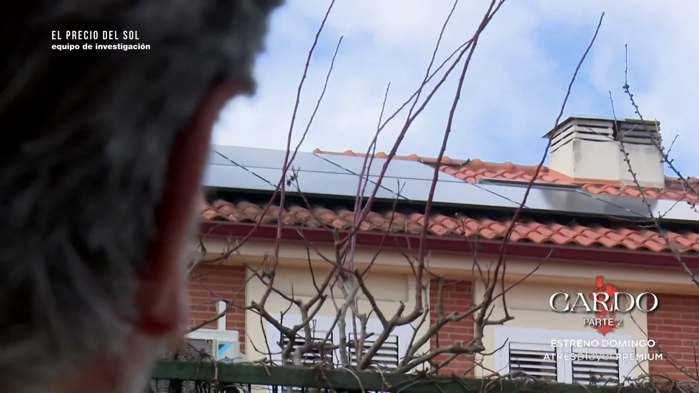 "Tengo una central eléctrica en el tejado": un hombre cuenta cómo genera su propia energía "Tengo una central eléctrica en el tejado": un hombre cuenta cómo genera su propia energía