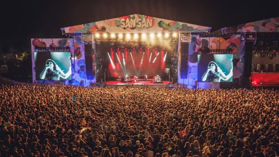 El SanSan Festival de Benicasim, en Castell&oacute;n, es uno de los primeros festivales de m&uacute;sica de la temporada y re&uacute;ne a unas 15.000 personas.